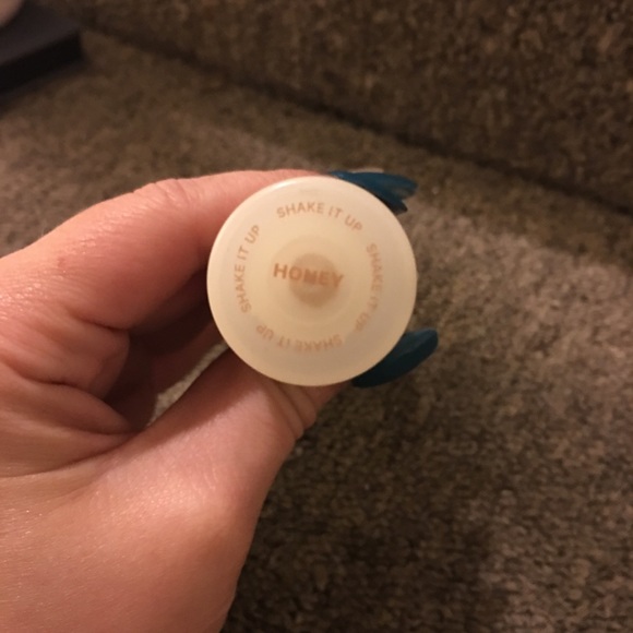 ❗️Sold❗️Milk Makeup Blur Liquid Matte Foundation - Picture 3 of 3